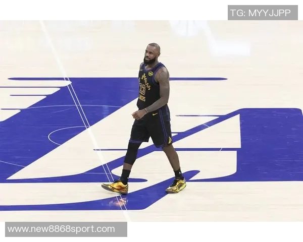 狄龙热爱湖人主场球迷的支持与热情感受到无尽的爱与动力